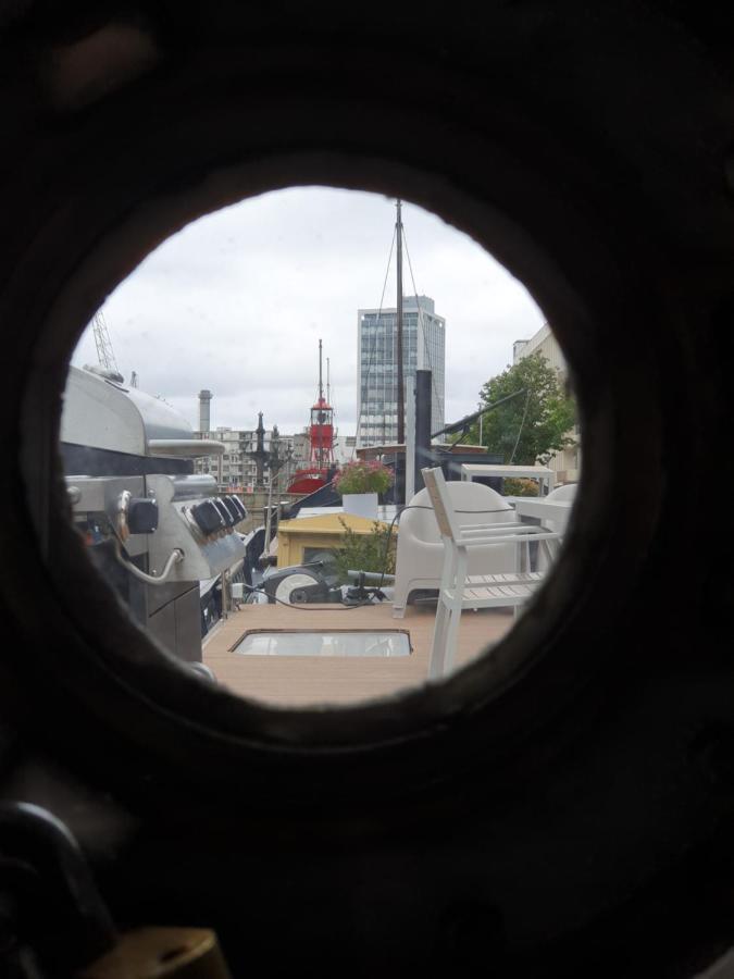 Hotel De Coaster & Aquarium Ponton Rotterdam Exterior foto